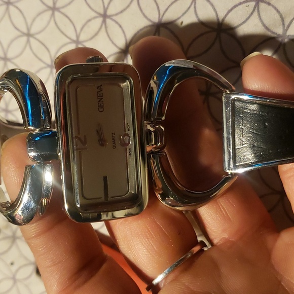 Geneva woman's watch - Picture 3 of 5